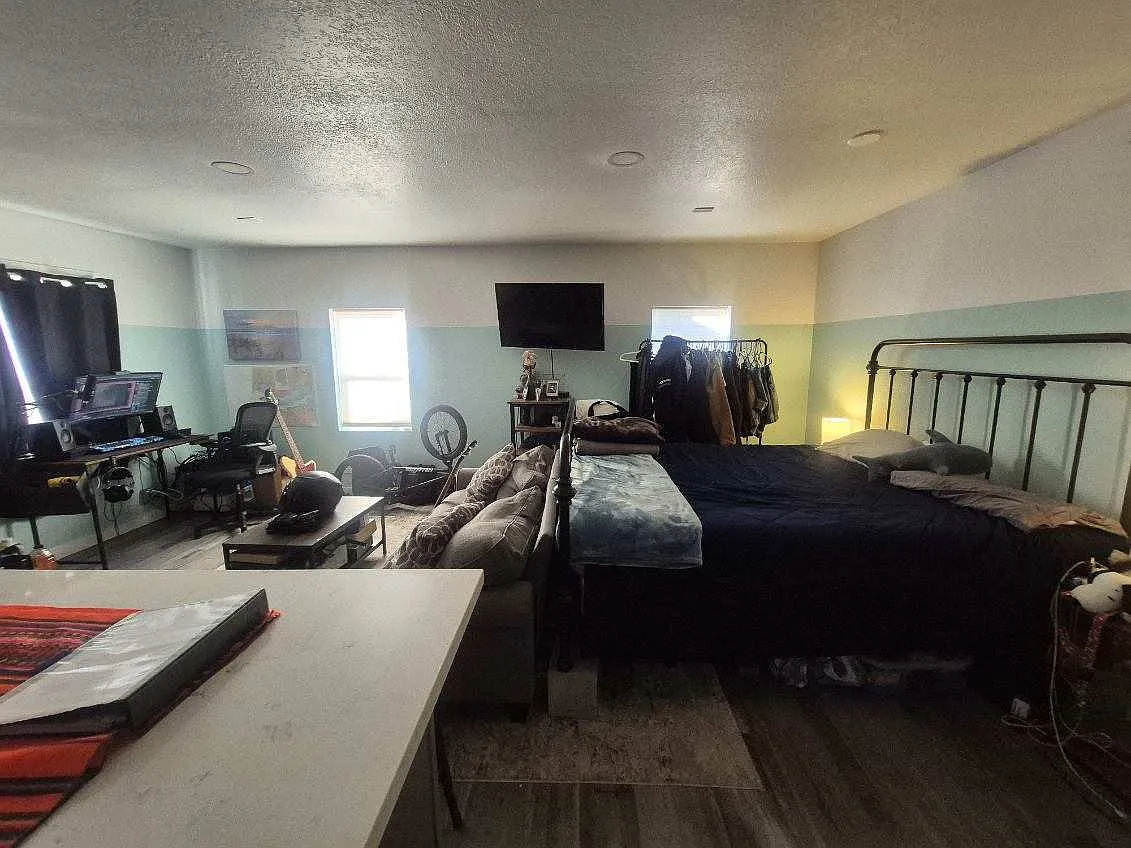 Studio, 430 sqft, $1,300 — Photo 3