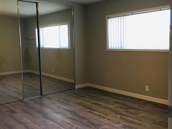 5th image of 212 S Jackson St #8