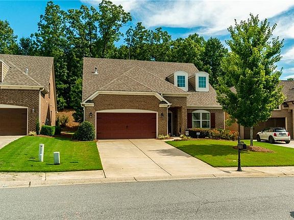 4th image of 304 Vallejo Ct