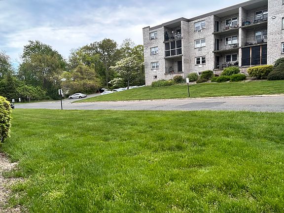 4th image of 300 Meadowside Rd APT 202