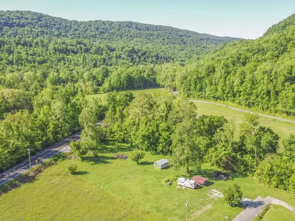 135 Frost Bottom Church Ln, Oliver Springs, TN 37840