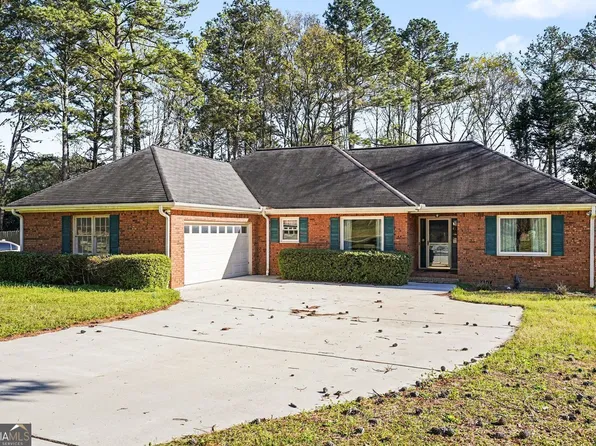 7972 Woods Ln, Jonesboro, GA 30236