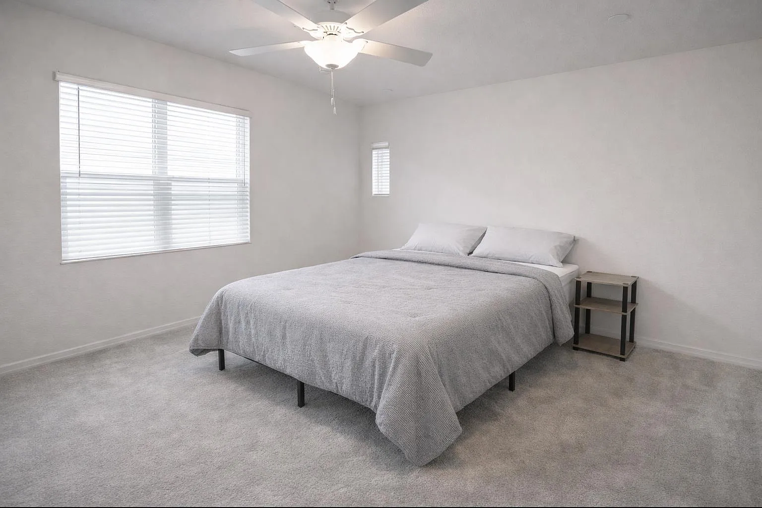 4 bed, 5.0 bath, 2500 sqft, $1,382 — Photo 1