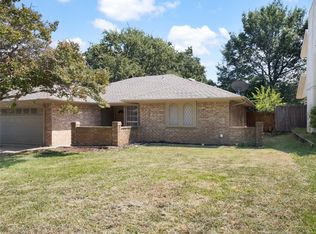 2108 Holt Rd, Arlington, TX 76006