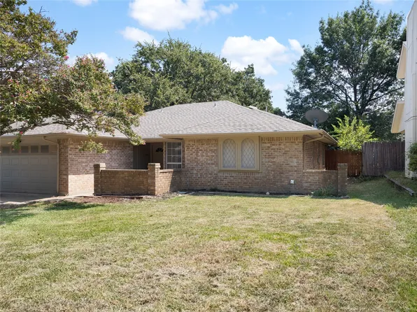 2108 Holt Rd, Arlington, TX 76006