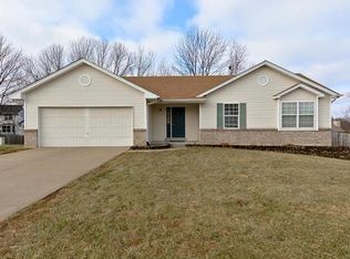 1205 Claycrest Dr, Saint Charles, MO 63304