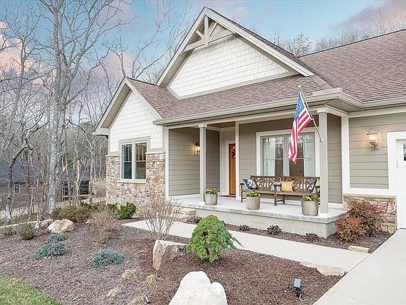 4th image of 153 Mountain View Dr