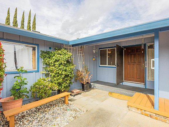 2nd image of 2858 Calaveras Drive