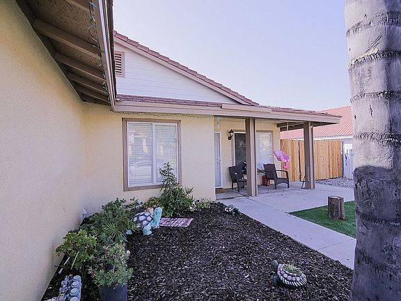 4th image of 28069 Cannon Dr