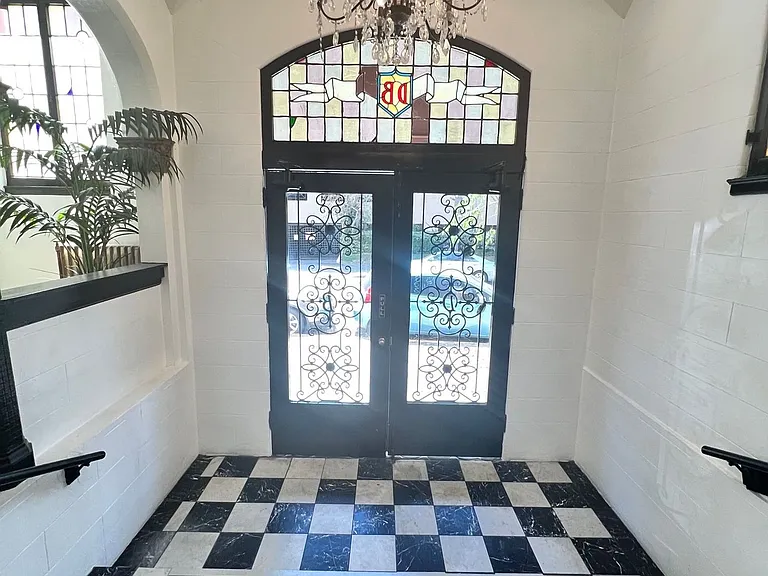 The Du Barry — Photo 9