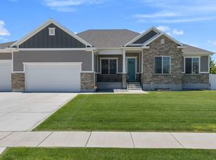 116 S Brady Ln, Kaysville, UT 84037