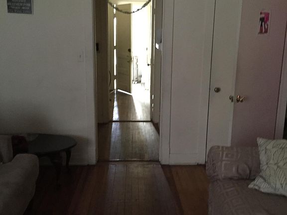 2nd image of 853 W Diversey Pkwy APT 1