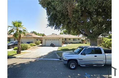 4894 N Gearhart Ave Photo 1