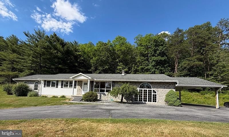 1st image of 395 Runville Rd