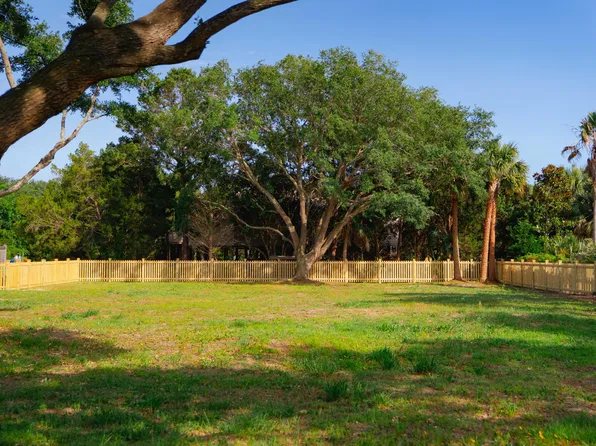 2923 Middle St, Sullivans Island, SC 29482