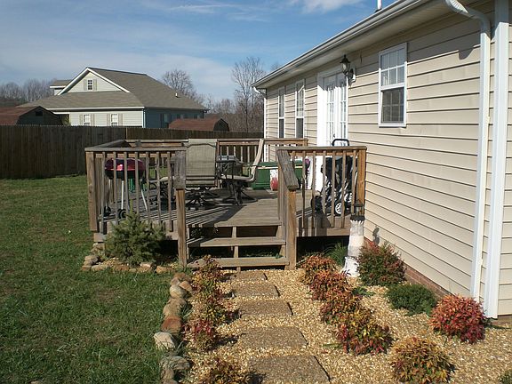 4th image of 58 Chisam Ct