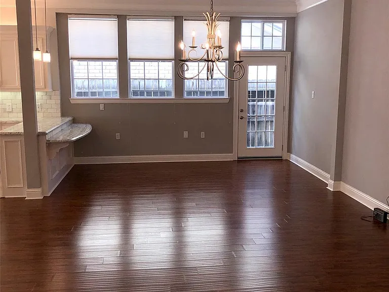 10310 Chevy Chase Dr — Photo 19