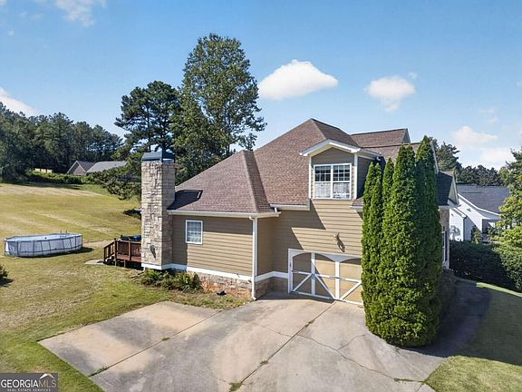 3rd image of 109 W Lake Blvd