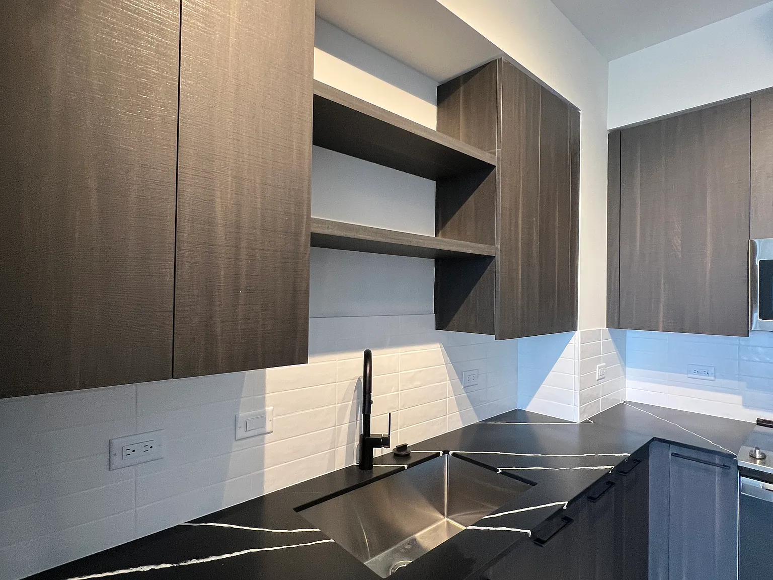 1 bed, 780 sqft, $2,500 — Photo 2