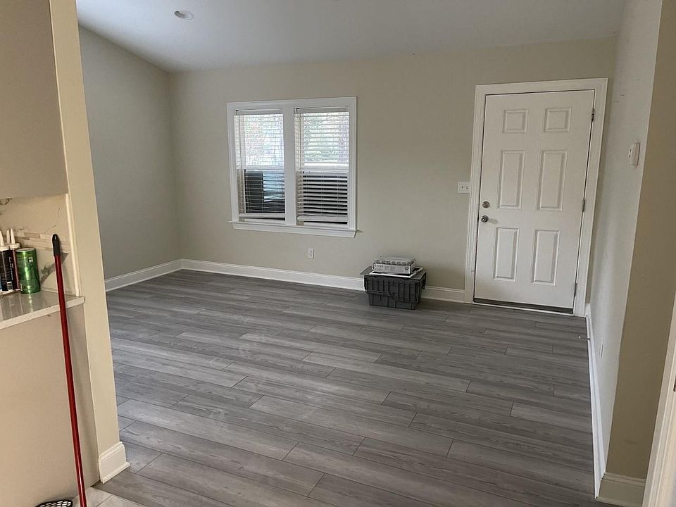 2nd image of 220 Buff Cir