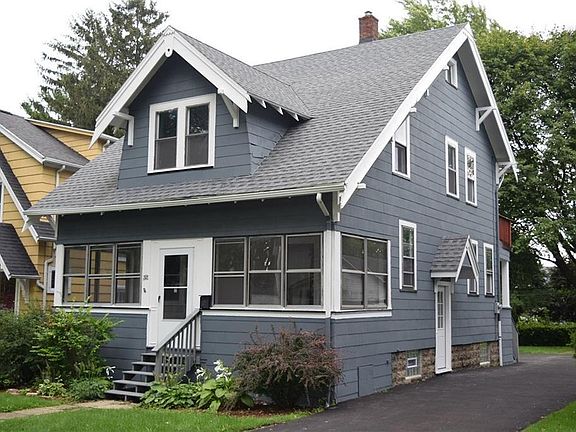 2nd image of 851 Grand Ave
