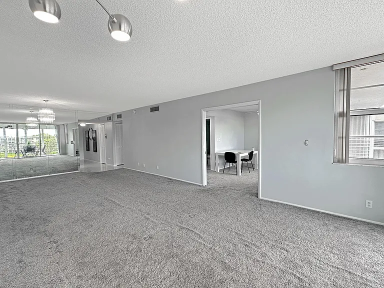 535 Oaks Dr #504 — Photo 10