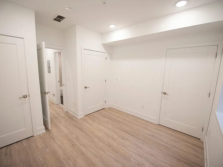 2639 W Jefferson St #1 — Photo 12