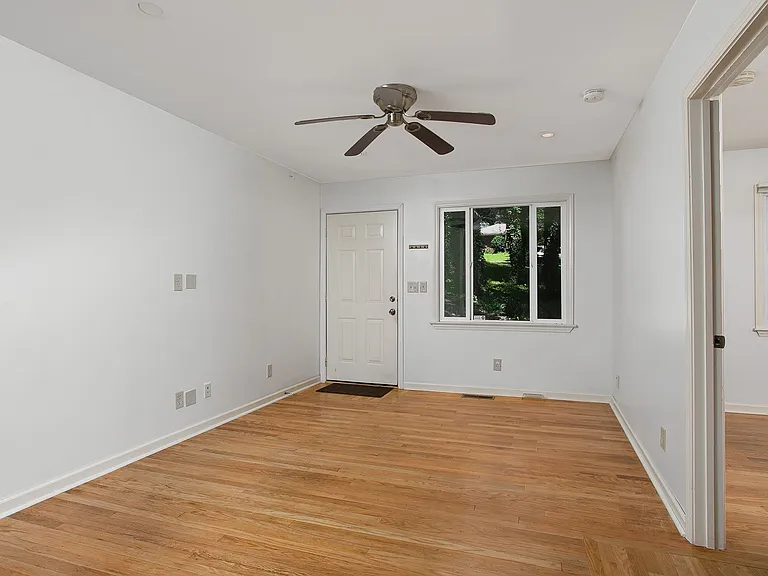 433B Northside Dr — Photo 4