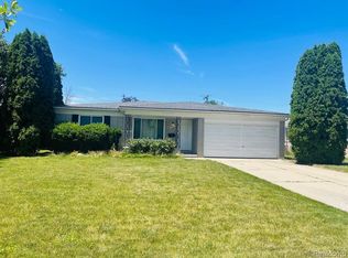 1083 Ashley Dr, Troy, MI 48085