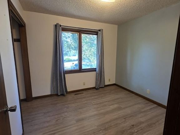 5th image of 7147 Aylesworth Ave