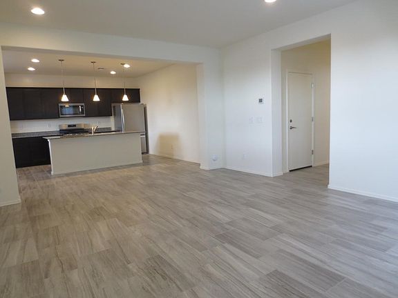 4th image of 143 N 56th Pl