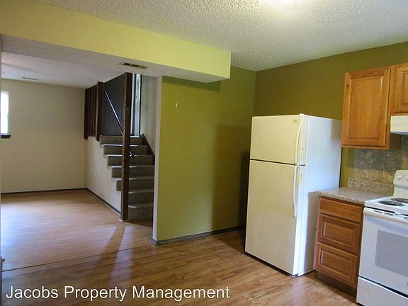 2nd image of 480 NE Park Ln APT B