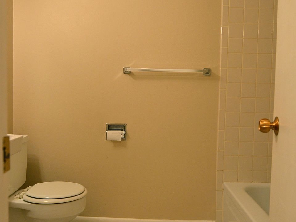 Bathroom 2_10192021