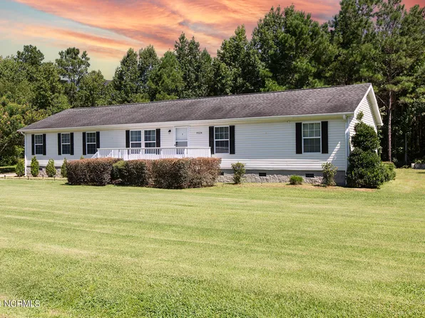 9524 Magnolia Drive NE, Leland, NC 28451