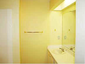 5th image of 46 Oak Leaf Cir