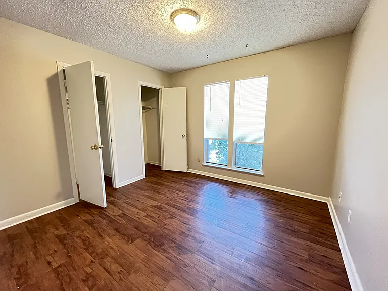 1205 Glenda Dr — Photo 11