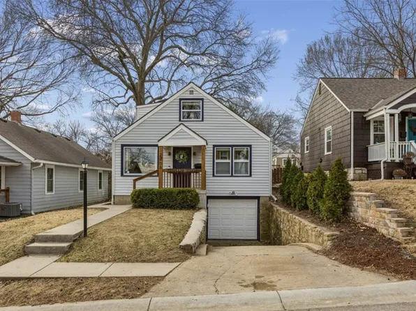 2003 W 47th Ter, Westwood, KS 66205