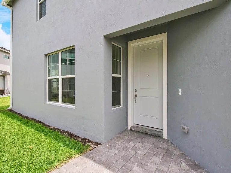 1875 SE Ocean Cove Way — Photo 3