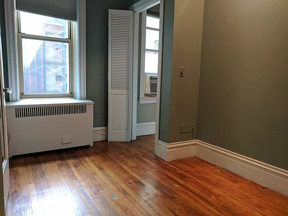 4th image of 287 Amsterdam Ave #608