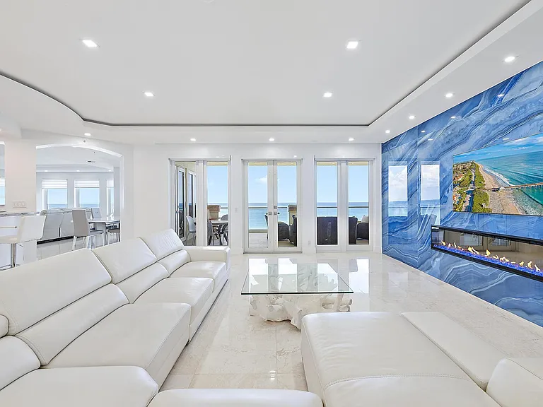 2070 N Ocean Blvd #Penthouse 4 — Photo 11