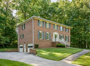 937 Highland Glen Rd, Winston Salem, NC 27103