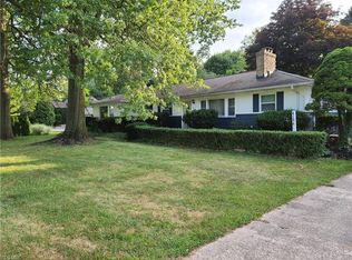 4194 Canterbury Rd, North Olmsted, OH