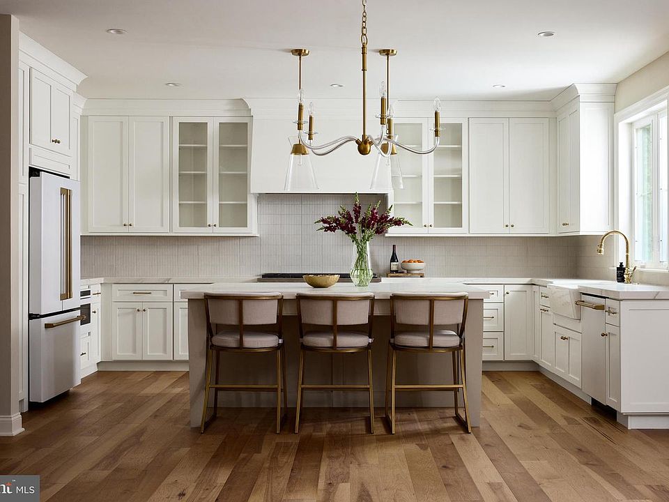 1st image of 418 Glenway Rd