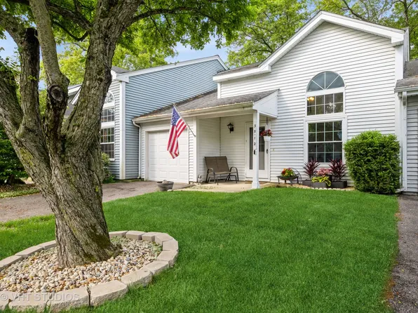 3512 Southport Dr, Island Lake, IL 60042