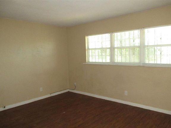 4th image of 1412 Langston St