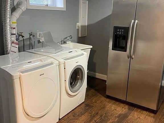 2nd image of 3948 Fairview Dr #1