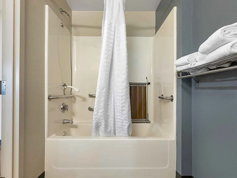 Studio Suite - 1 Queen Bed