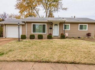 6711 Vineland Dr, Hazelwood, MO 63042