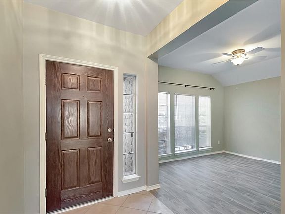 4th image of 3291 Gladewater Ln