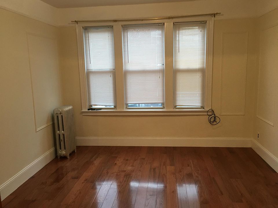 1st image of 2420 24th Ave